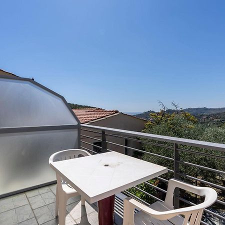 Apartment Borgoverde-2 By Interhome Imperia Dış mekan fotoğraf